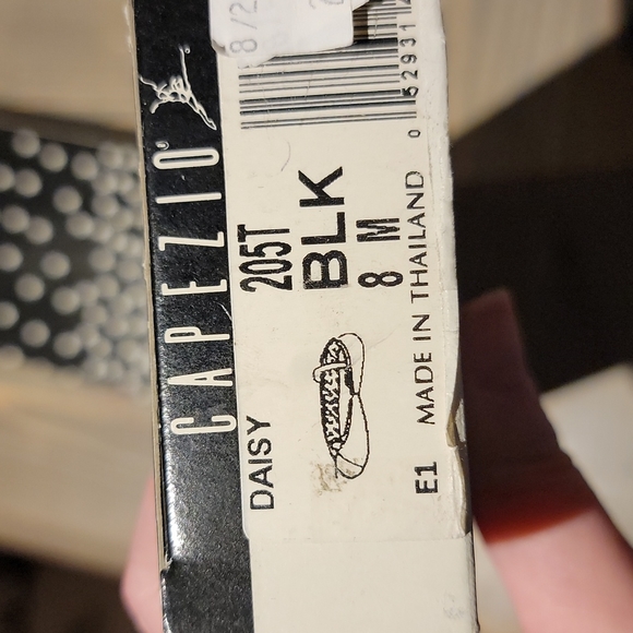 Capezio Full Sole Leather Daisy Shoe - 205T - Picture 10 of 10